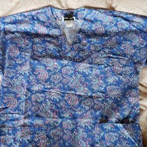 Pretty Paisley Scrub Top M